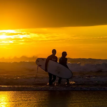 Oporto Surf Lodge *